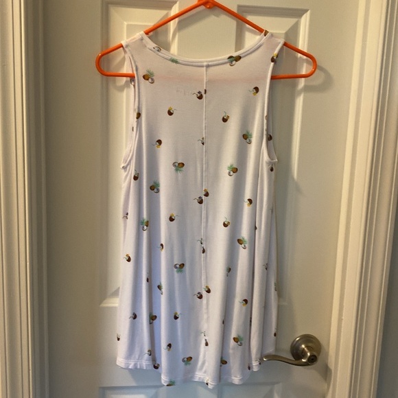 Apt 9 Bundle of 3 Sleeveless Tops - Picture 8 of 16